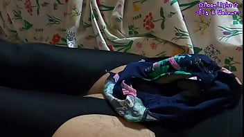 ガーターストッキング穿いて水着のクロッチでオナニーしてそのまま射精