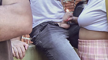 Chupei o nerdola da minha sala pra ele me ajudar na prova de matemática se não der certo vou ter que chupar meu professor também mas ele tem o pau minúsculo