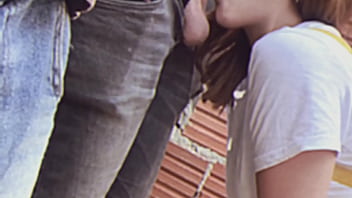 Chupei o nerdola da minha sala pra ele me ajudar na prova de matemática se não der certo vou ter que chupar meu professor também mas ele tem o pau minúsculo