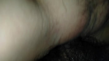 หีแฉะเพราะน้ำเงี่ยนจากควยพุ่งเข้าใส่รูแตด