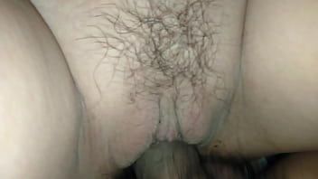 หีแฉะเพราะน้ำเงี่ยนจากควยพุ่งเข้าใส่รูแตด