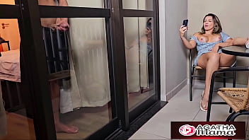 Agatha mama em madrasta pega os dois primos novinhos se masturbando e não deixa barato parte pra cima e faz um sexo gostoso com os dois grátis