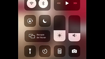 Demain je poste une vidéo méga mega hot juste pour mes fans inscrit toi