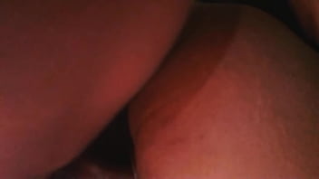 Putinha gostosa com buceta cremosa gosta de chupar pau e levar gozadas quentes starbaby