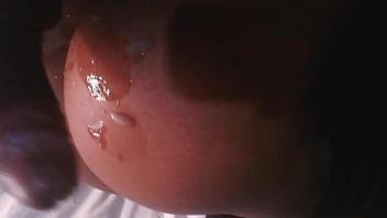 Putinha gostosa com buceta cremosa gosta de chupar pau e levar gozadas quentes starbaby