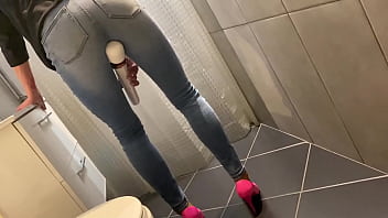 Desperate pee in my jeans next he pee on my ass and i give him blowjob too