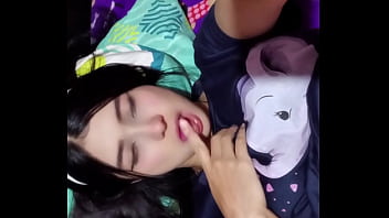 Actriz porno yuliethgomez se masturba sus ricas tetas