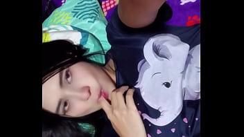 Actriz porno yuliethgomez se masturba sus ricas tetas