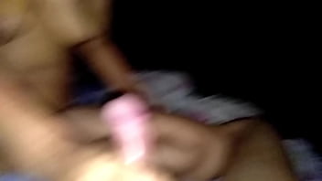 การดื่มกินน้ำเงี่ยนของเพื่อนสาวหีสวย