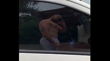 O vidro do carro me ilude d