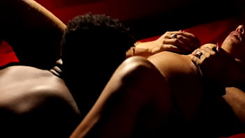 O que acontece nos bastidores de uma festa real