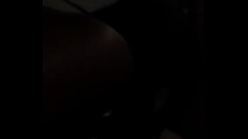 Morena pagando boquete