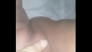 Mulher com tesão com brinquedo