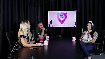 Gosta de fazer um boquete babado teve o gang bang reverso já realizou quase todos os fetiches e adora inversão lexi mallet sheer red