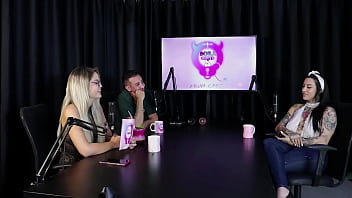 Gosta de fazer um boquete babado teve o gang bang reverso já realizou quase todos os fetiches e adora inversão lexi mallet sheer red