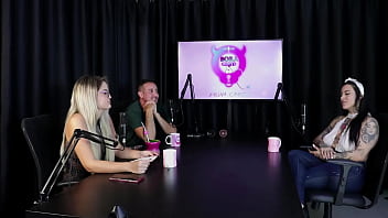 Gosta de fazer um boquete babado teve o gang bang reverso já realizou quase todos os fetiches e adora inversão lexi mallet sheer red