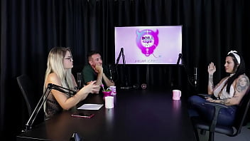 Gosta de fazer um boquete babado teve o gang bang reverso já realizou quase todos os fetiches e adora inversão lexi mallet sheer red