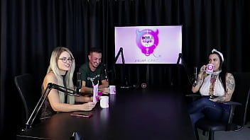 Gosta de fazer um boquete babado teve o gang bang reverso já realizou quase todos os fetiches e adora inversão lexi mallet sheer red