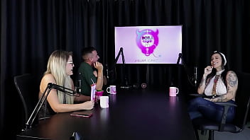 Gosta de fazer um boquete babado teve o gang bang reverso já realizou quase todos os fetiches e adora inversão lexi mallet sheer red