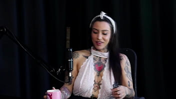 Gosta de fazer um boquete babado teve o gang bang reverso já realizou quase todos os fetiches e adora inversão lexi mallet sheer red