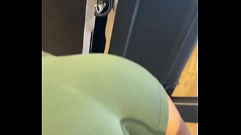 Gym time #brazilian #housewife #luna #sexy #gym #gymtime #sunday #legday #morena #brunette #goodmorning