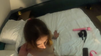 I love to give this hot babe nice pussy drilling