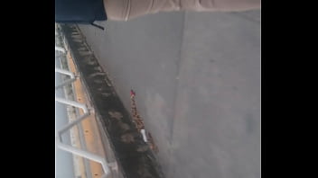 Está zorrita pide a gritos verga