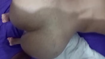 Milf dona de casa da bunda tem sua bunda aberta