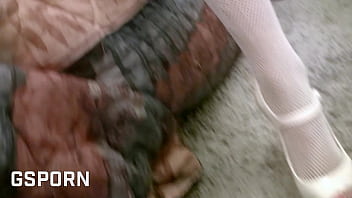 Sexy blonde milf using a vibrant fuck machine