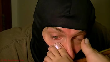 Kitty toe in eye 1 at my neighbors feet