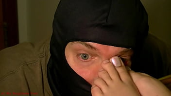 Kitty toe in eye 1 at my neighbors feet