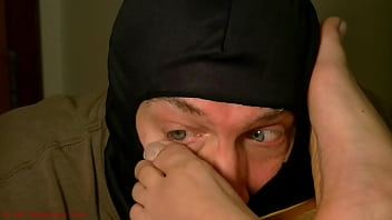 Kitty toe in eye 1 at my neighbors feet