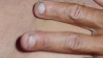 Esposa da o cuzinho pro pedreiro e a buceta pro ajudante que enche de porra