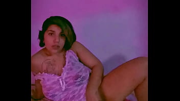 Jugando con mi dildo y vibrador al mismo tiempo doble penetracion