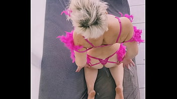 Tu viendrais pas derrière moi m'écarter mon string