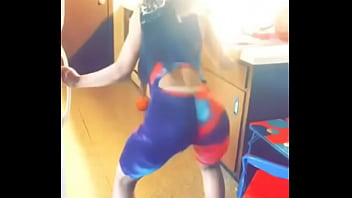 Honeymoe sexy ass twerk