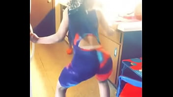 Honeymoe sexy ass twerk