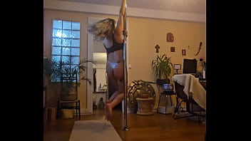 Le lundi soir c'est pôle dance devant l'amour est dans le pré meilleur combo