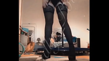 Une vidéo où je me caresse pendant 6min est disponible ci dessous pour