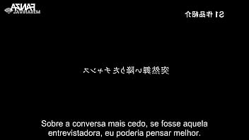 Novinha vai fazer uma entrevista mas acaba pegando no microfone de carne com legendas
