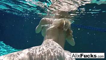 Hot babes have some fun