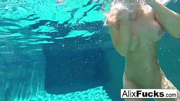 Hot babes have some fun