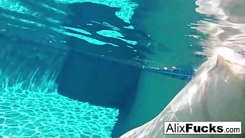 Hot babes have some fun