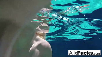 Hot babes have some fun