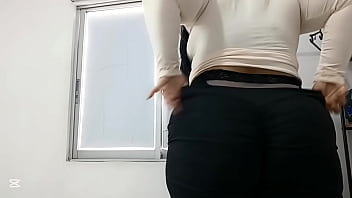 Gordita cachonda se echa un rapidin con su amante antes de ir a verse con su cornudo novio