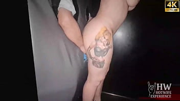 Casada distribui a buceta na casa de swing e sai toda arregaçada