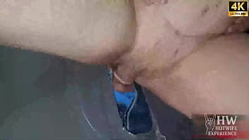 Casada distribui a buceta na casa de swing e sai toda arregaçada