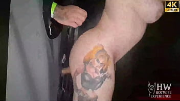 Casada distribui a buceta na casa de swing e sai toda arregaçada