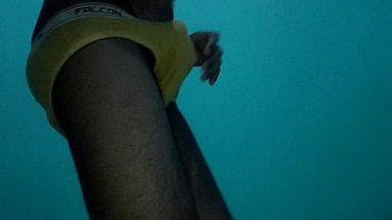 11 Punhetando E Gozando thumbnail