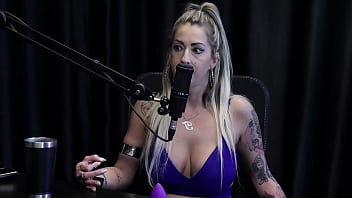 As meninas querem ser puta por achar bonita ser do job não tem obrigação de mamar pra ficar de pau duro se broxar e a injeção no pênis julia fontanelli watch sheer red